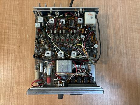 HW-202 inside top